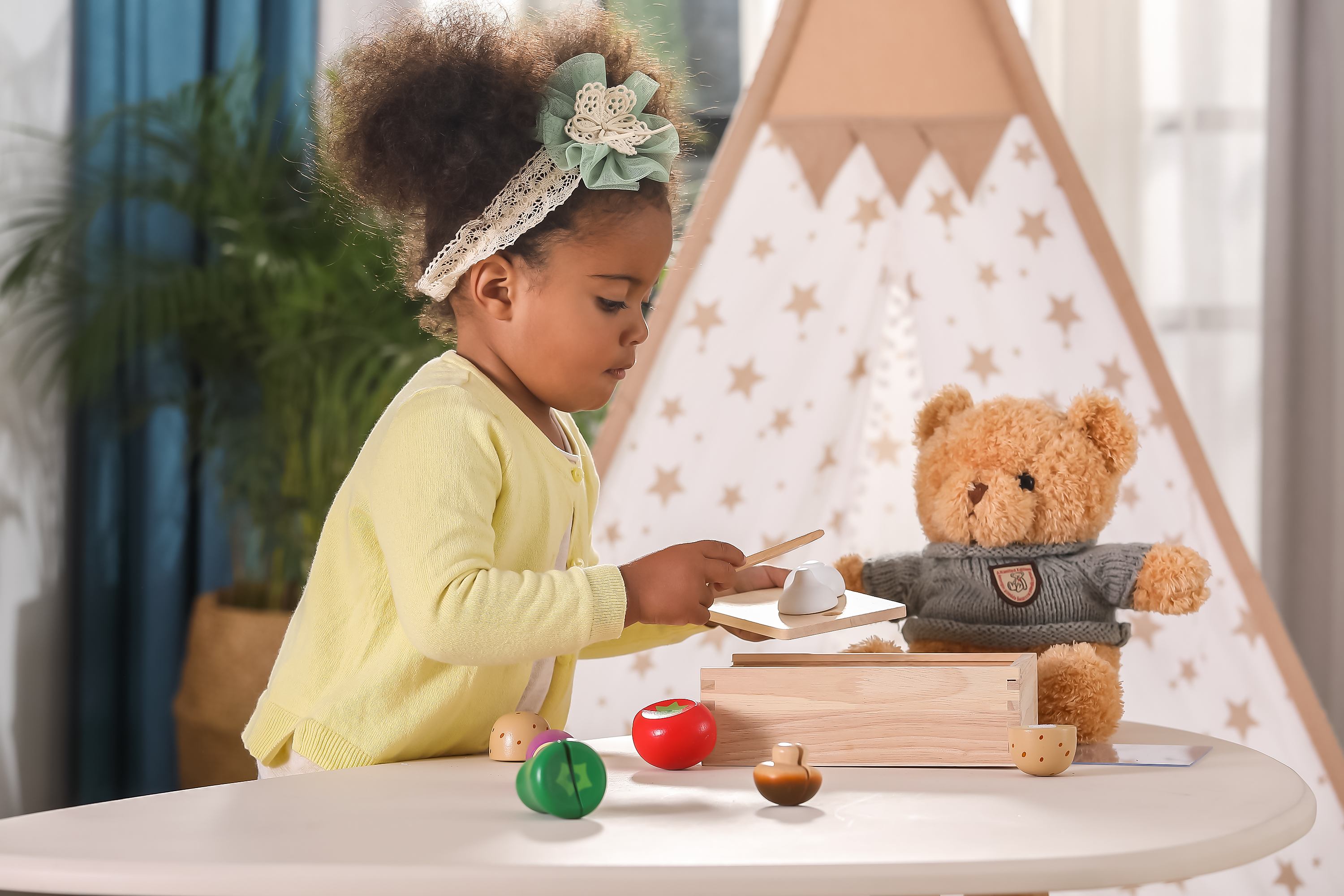 Viga Wooden Vegetable Cutting Set - 10-Piece Montessori Early Learning Food Toy