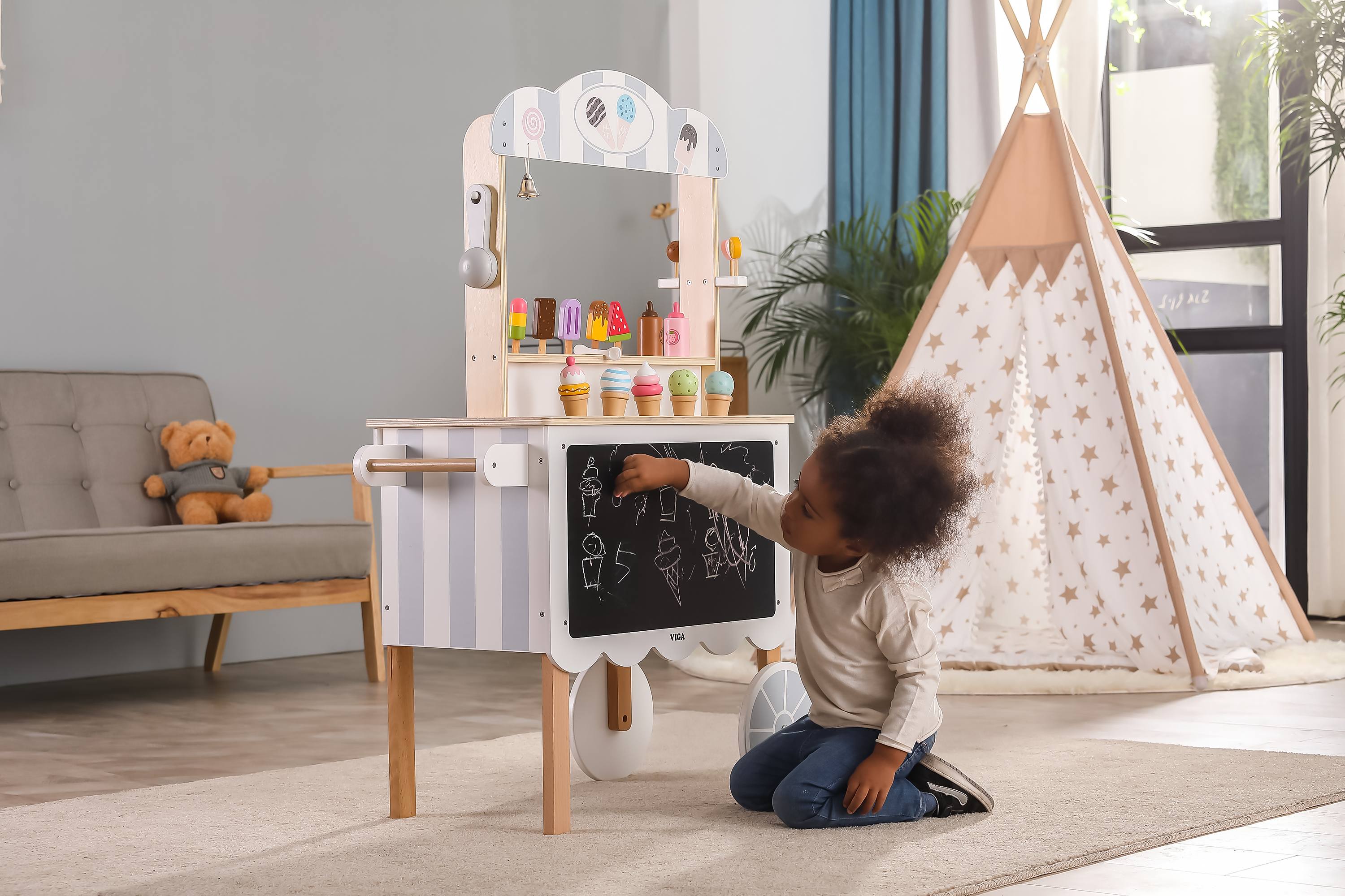 Viga Deluxe Wooden Ice Cream Cart - 40+ Piece Magnetic Pretend Play Set