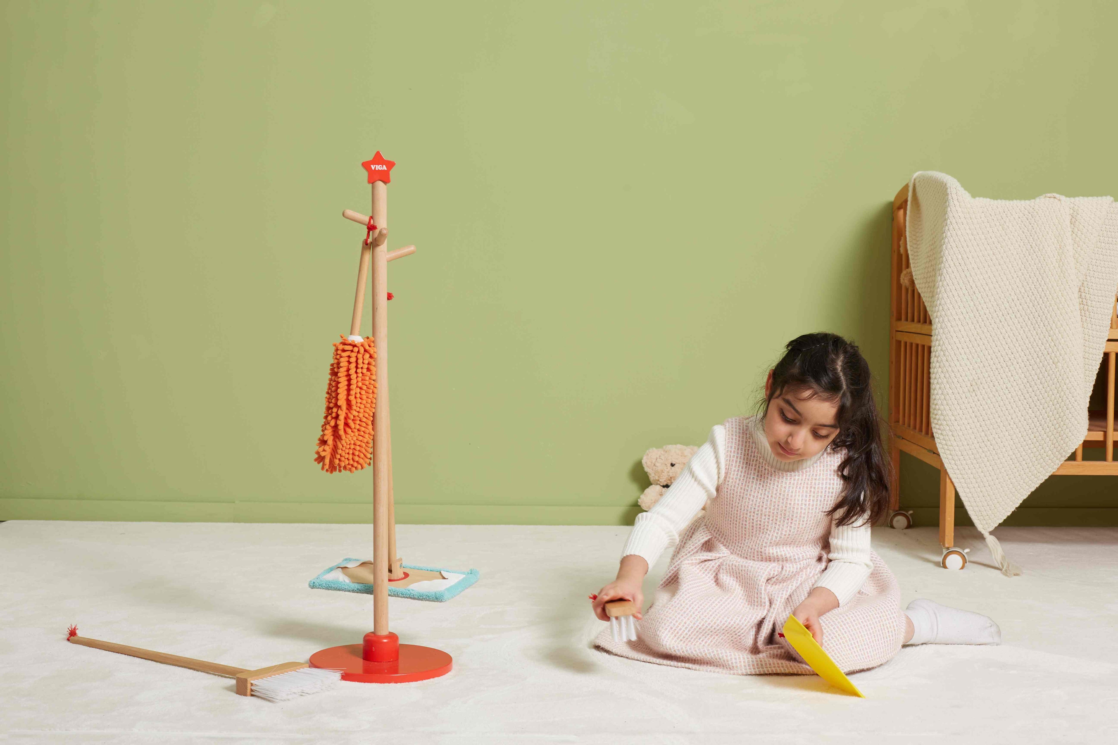 Viga 6-Piece Wooden Cleaning & Housekeeping Set - Montessori Practical Life Toy