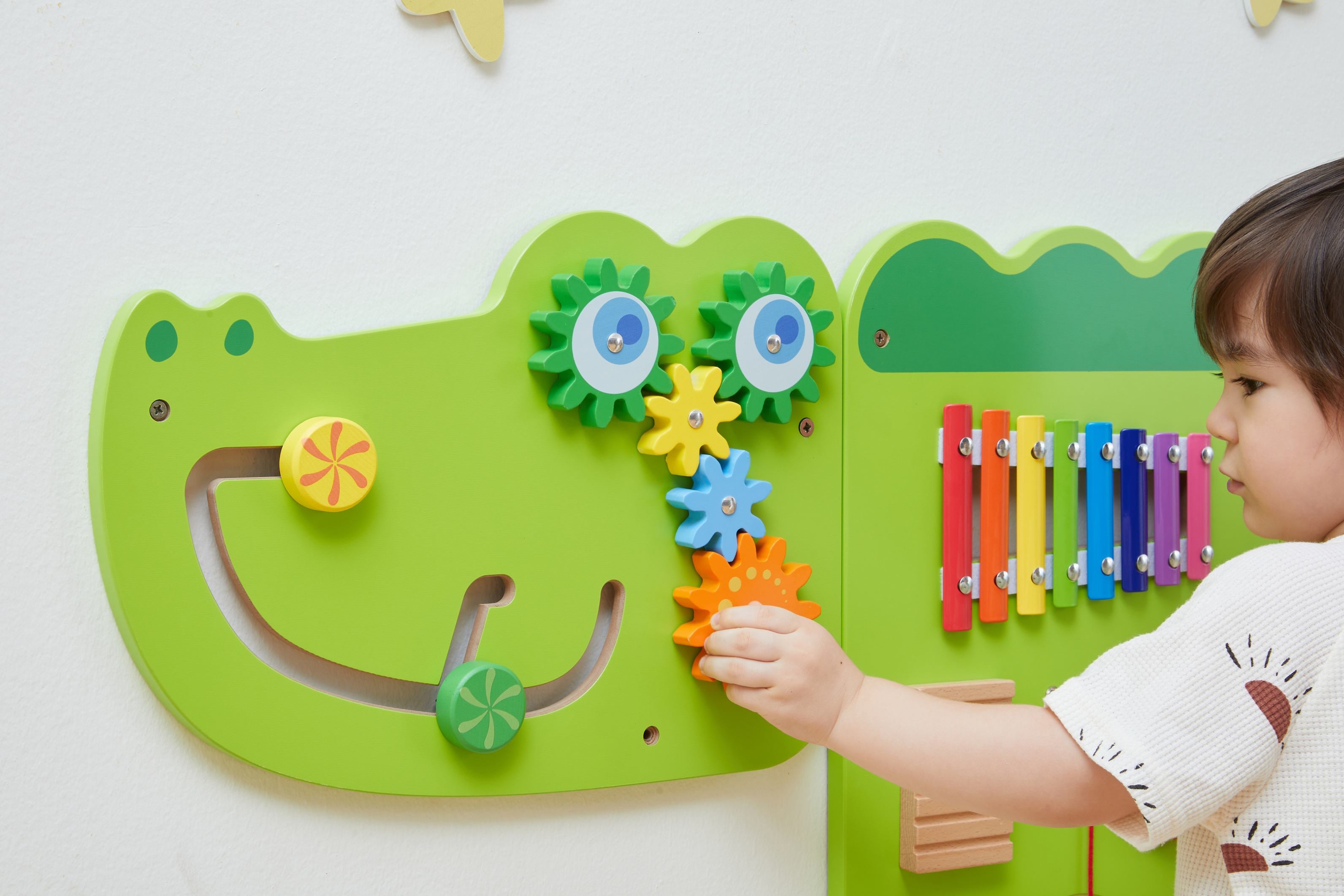 Viga Crocodile Wall Toy - 5-Piece All-in-One Sensory Activity Center for Schools