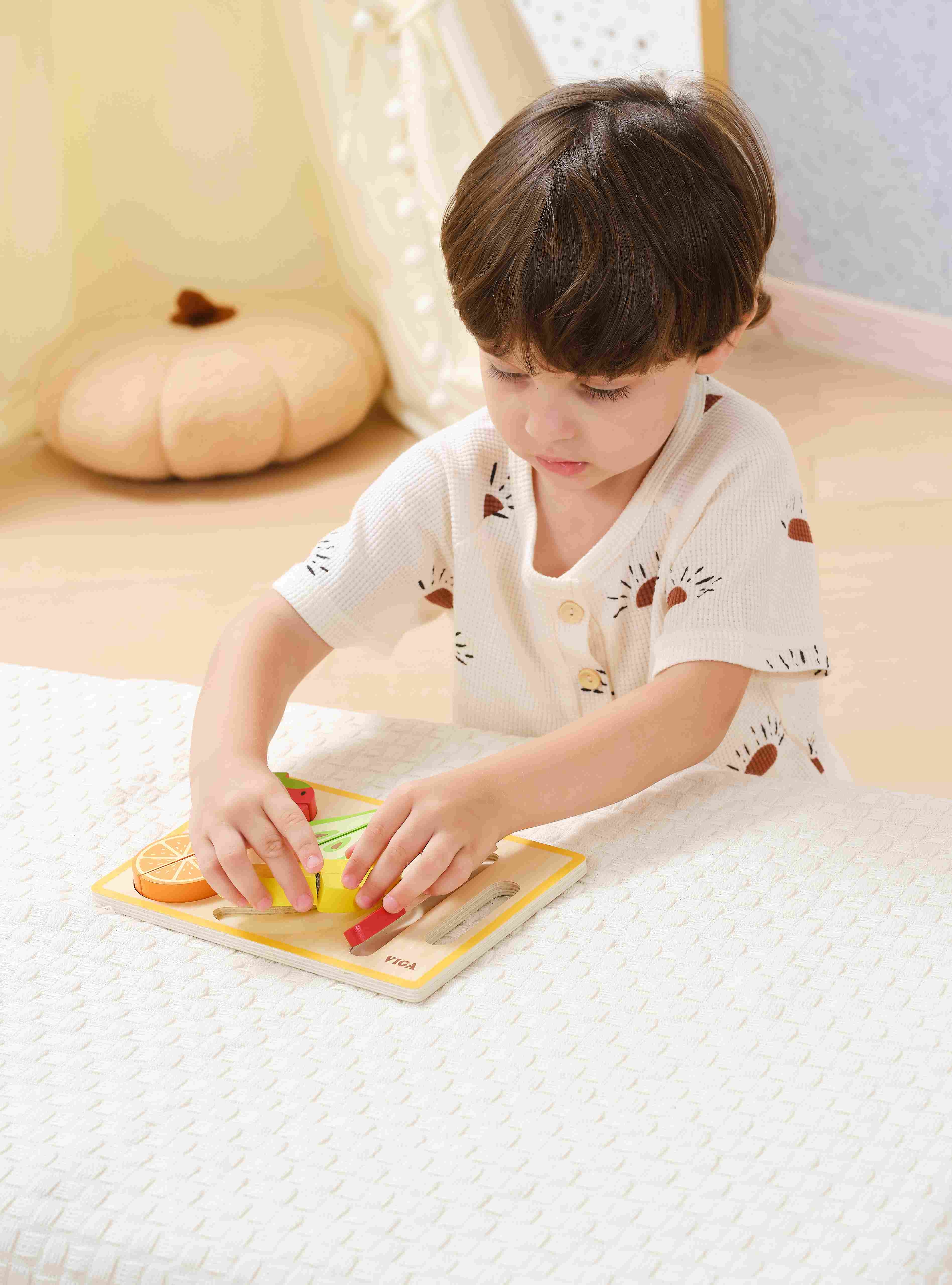 Viga Compact Wooden Fruit Slicing & Matching Set - 6-Piece Montessori Starter Toy