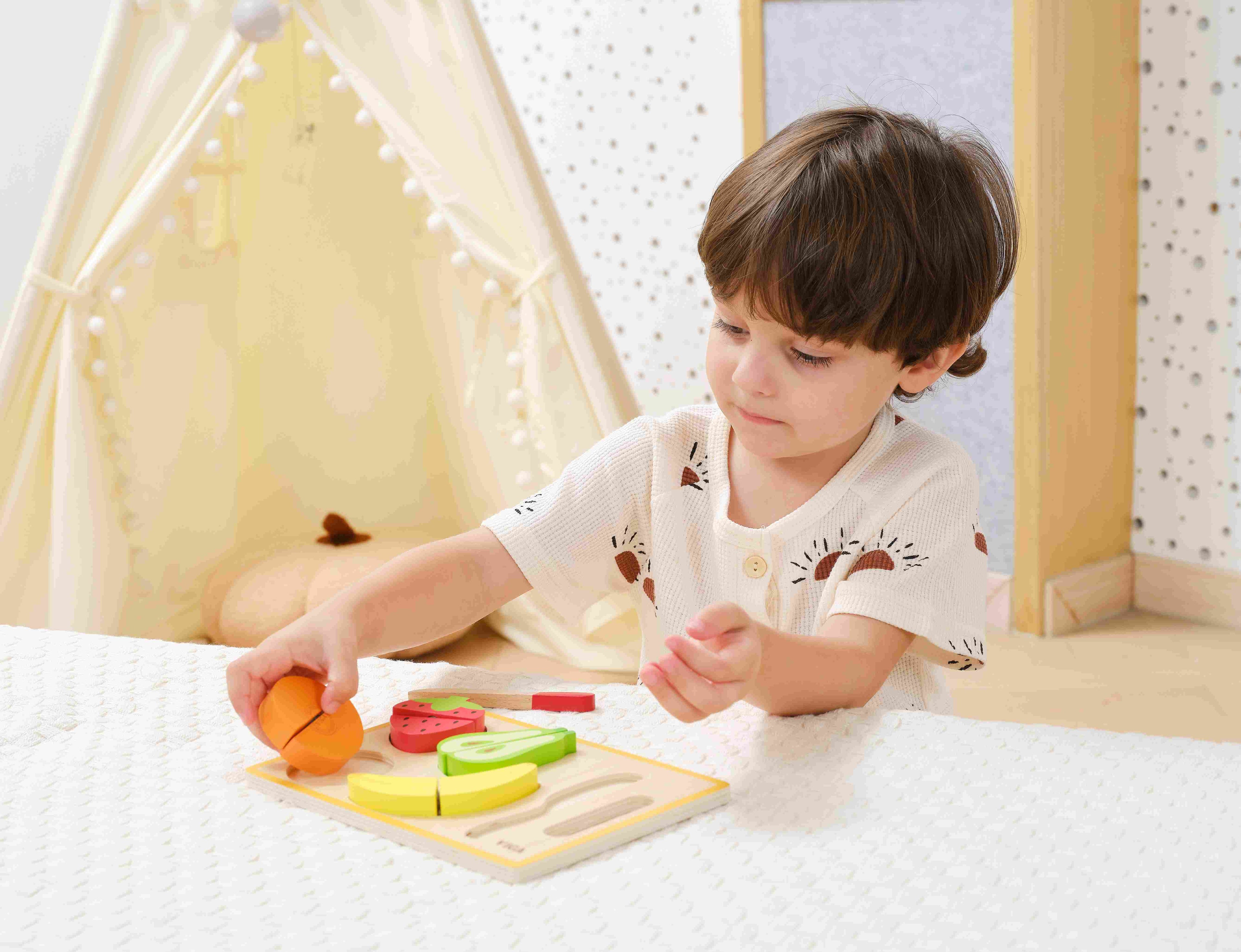 Viga Compact Wooden Fruit Slicing & Matching Set - 6-Piece Montessori Starter Toy