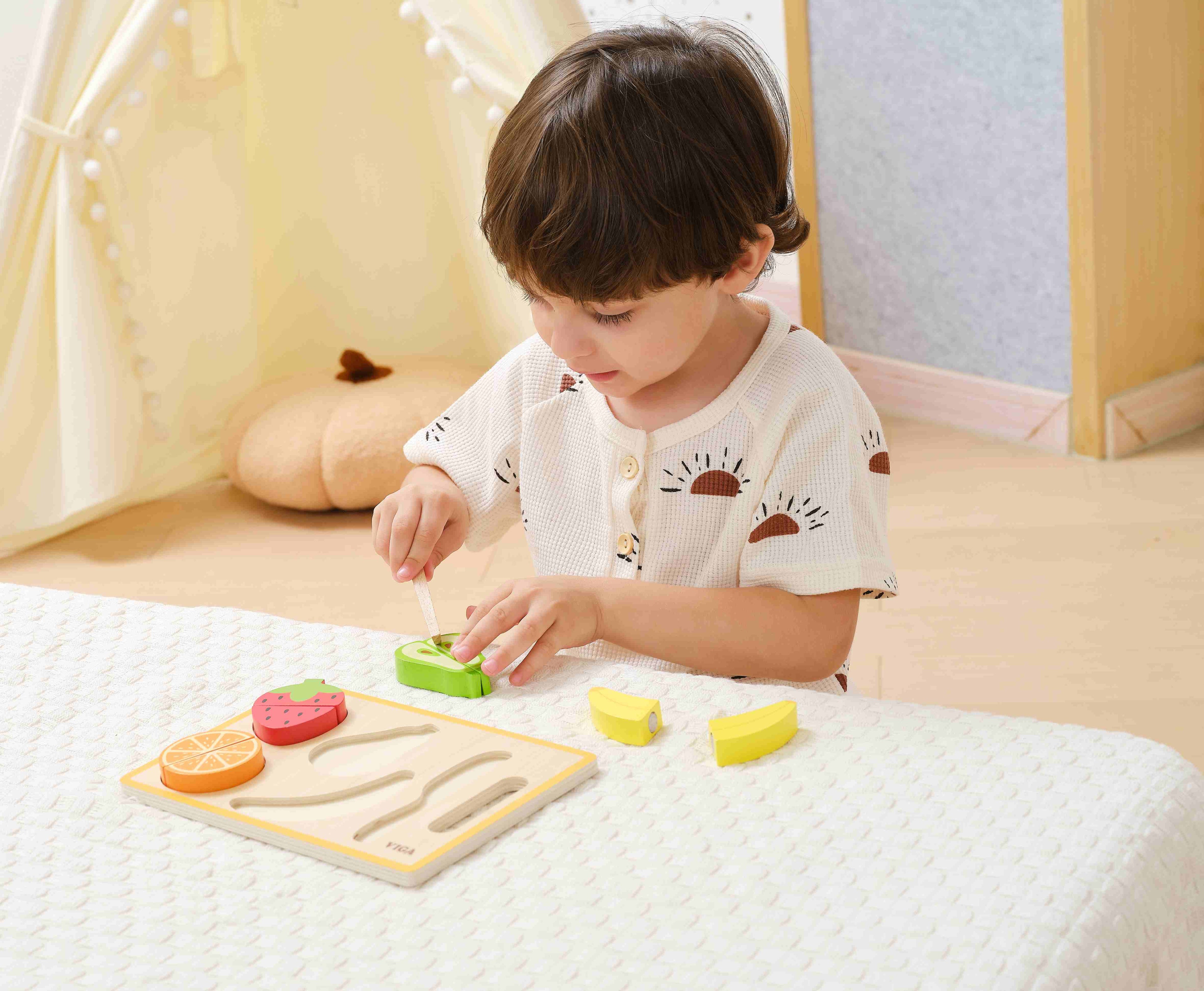 Viga Compact Wooden Fruit Slicing & Matching Set - 6-Piece Montessori Starter Toy
