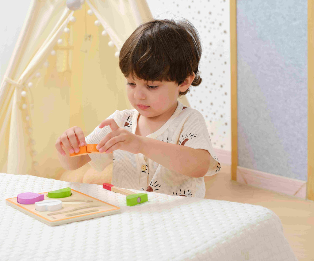 Viga Compact Wooden Vegetable Slicing & Matching Set - 6-Piece Montessori Starter Toy