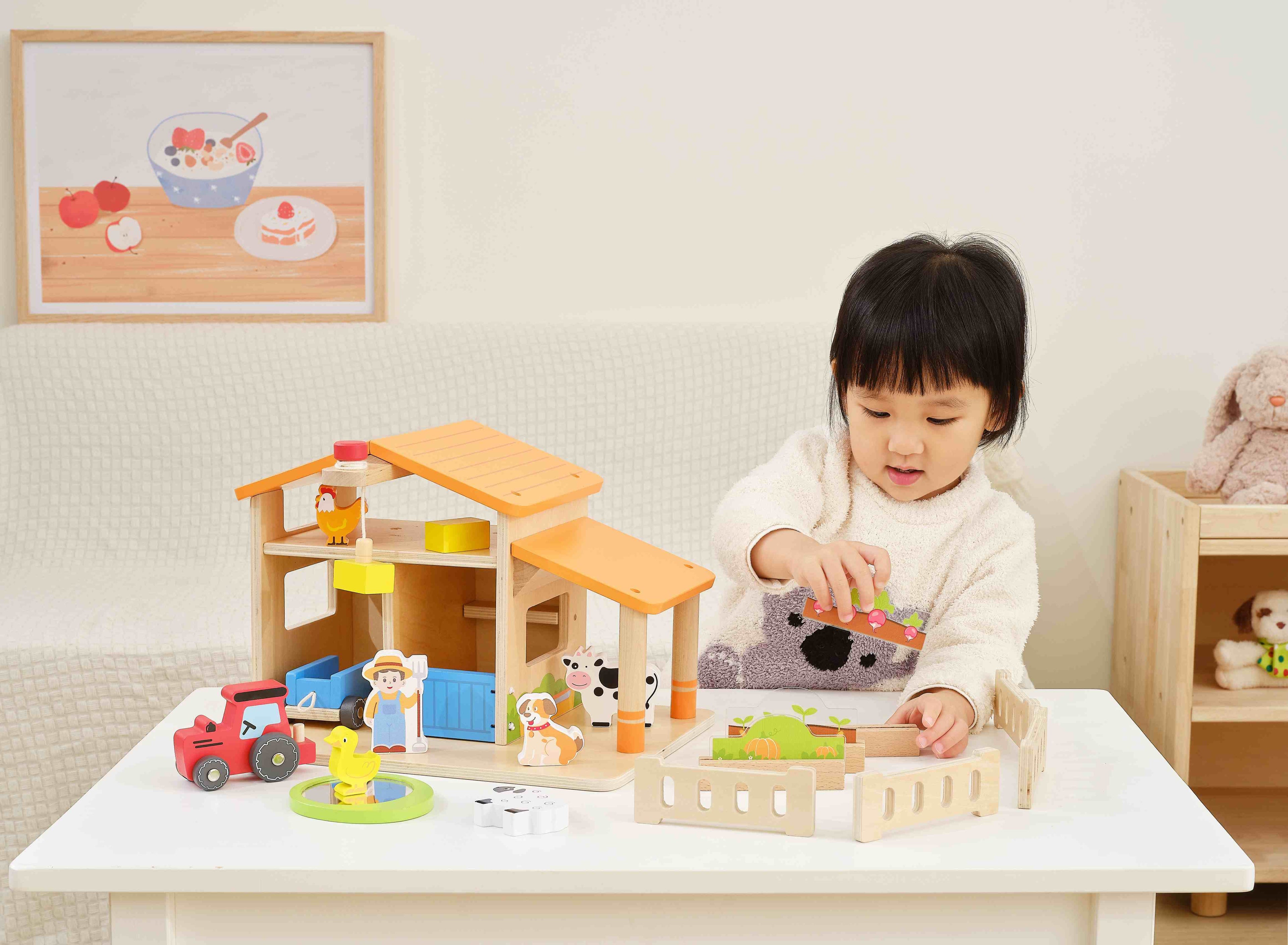 Viga 3-Story Wooden Farm Buddies Playset - 15-Piece Discovery Center with Tractor & Animals