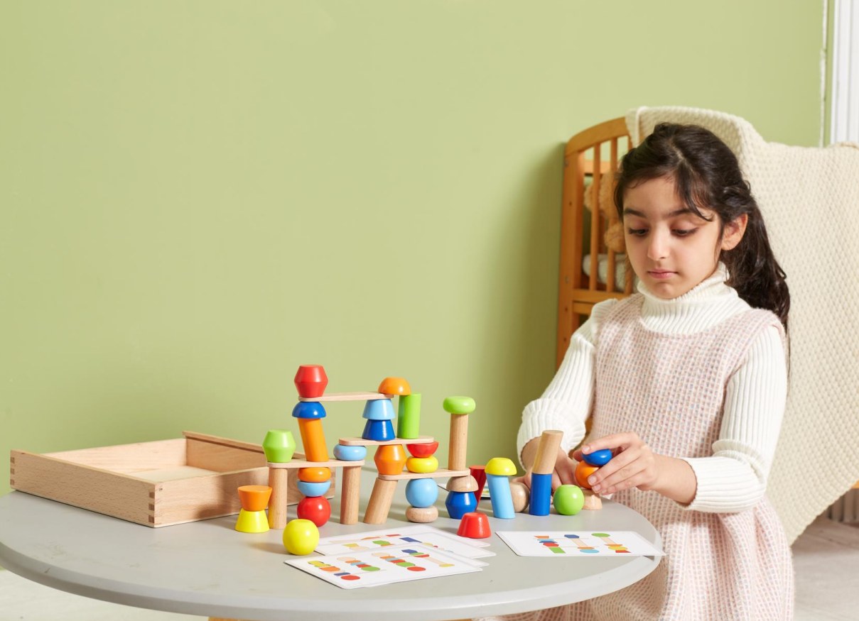 Viga Geometric Stacking Tower - 53pc Balancing & Engineering Set with Beechwood Box